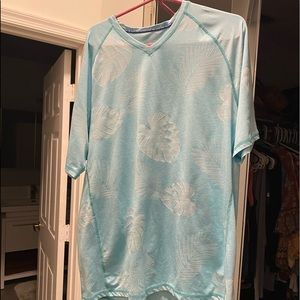 Short-sleeve V-neck T-shirt.